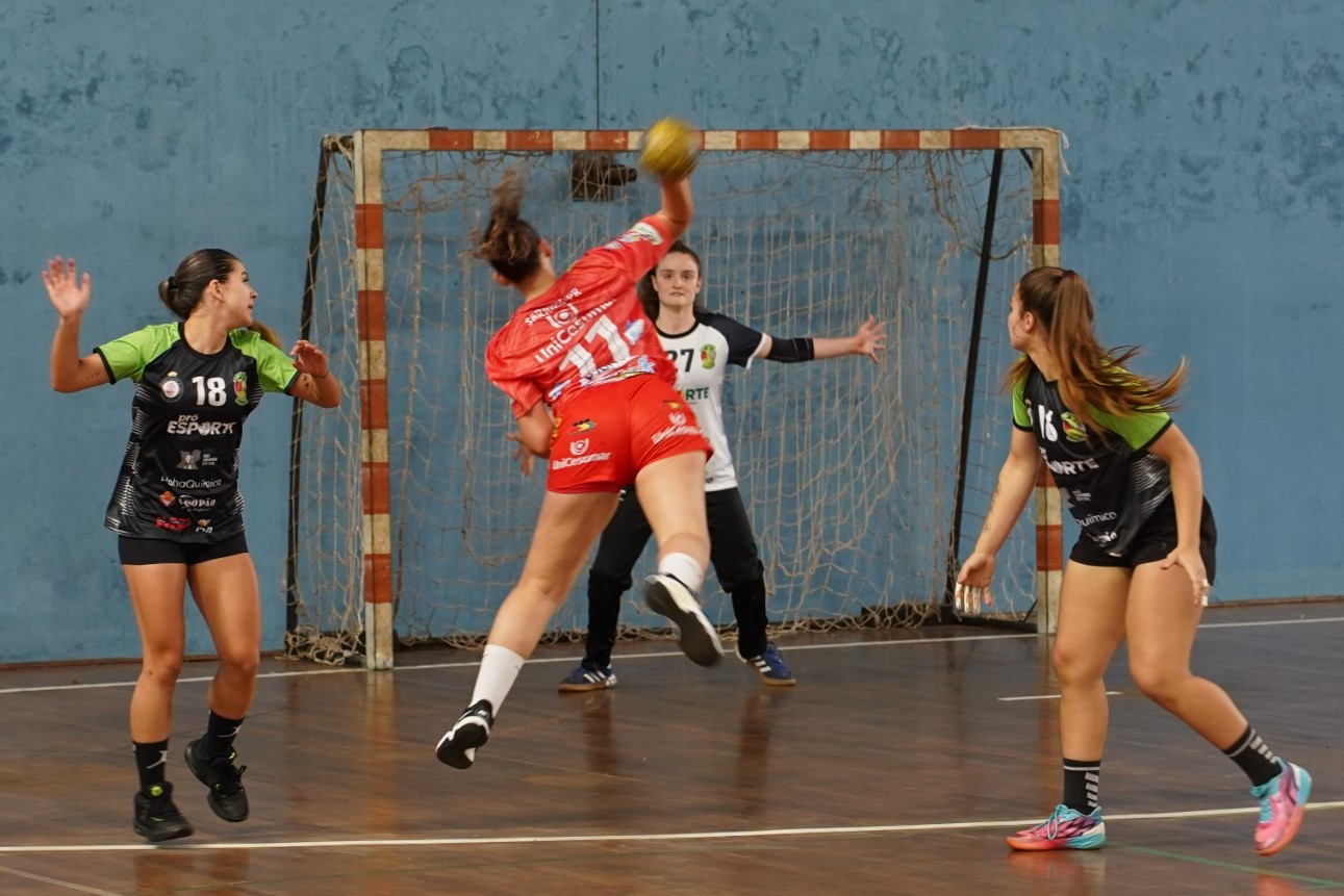 Sarandi é superado em casa na estreia do handebol feminino na Liga Nacional; Maringá é próximo adversário